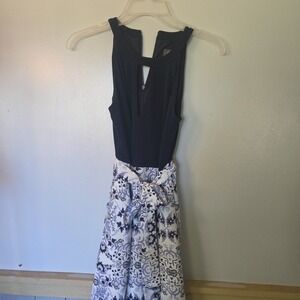 Vince Camuto Womens Blue Floral Front Keyhole Sleeveless Long Dress Size 4 Belt